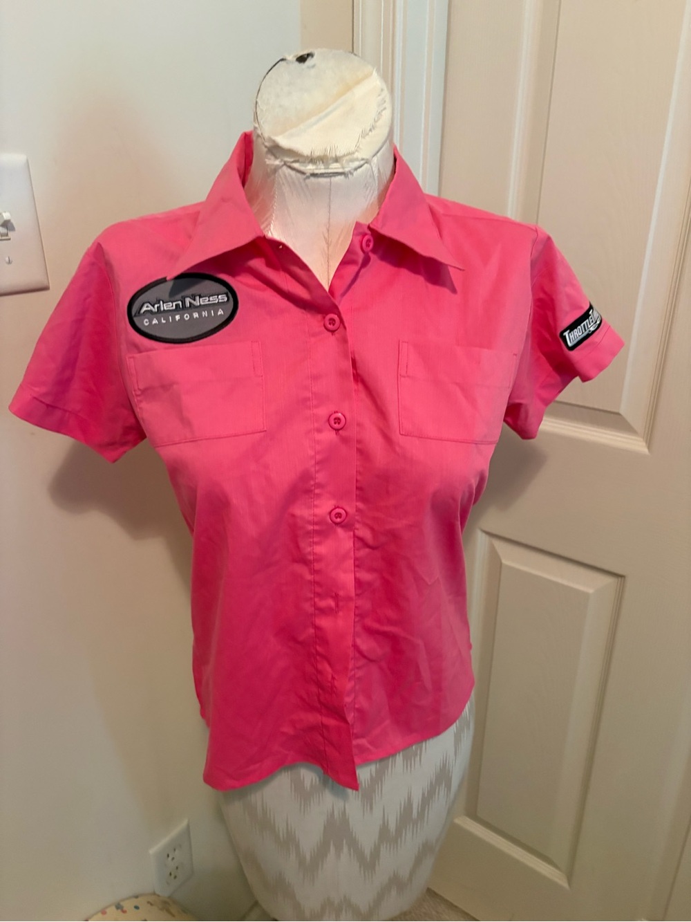 Arlen Ness Women's Pink Short Sleeve Button-Down Shirt new size S